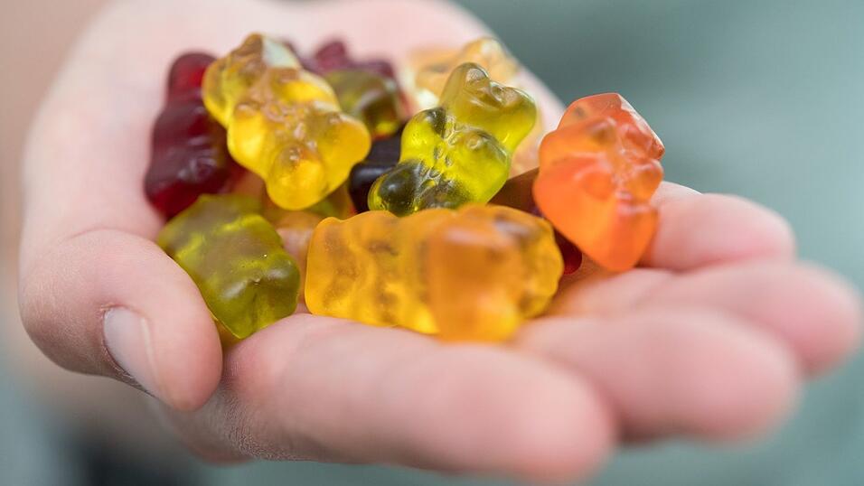 Gummibärchen sind eindeutig ungesund - doch Zucker steckt in vielen Lebensmitteln. Gummibärchen sind eindeutig ungesund - doch Zucker steckt in vielen Lebensmitteln.