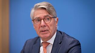 Der Pr&auml;sident des Pharmaverbands VFA kritisiert das Sparpaket von Gesundheitsministerin Nina Warken. (Archivbild)