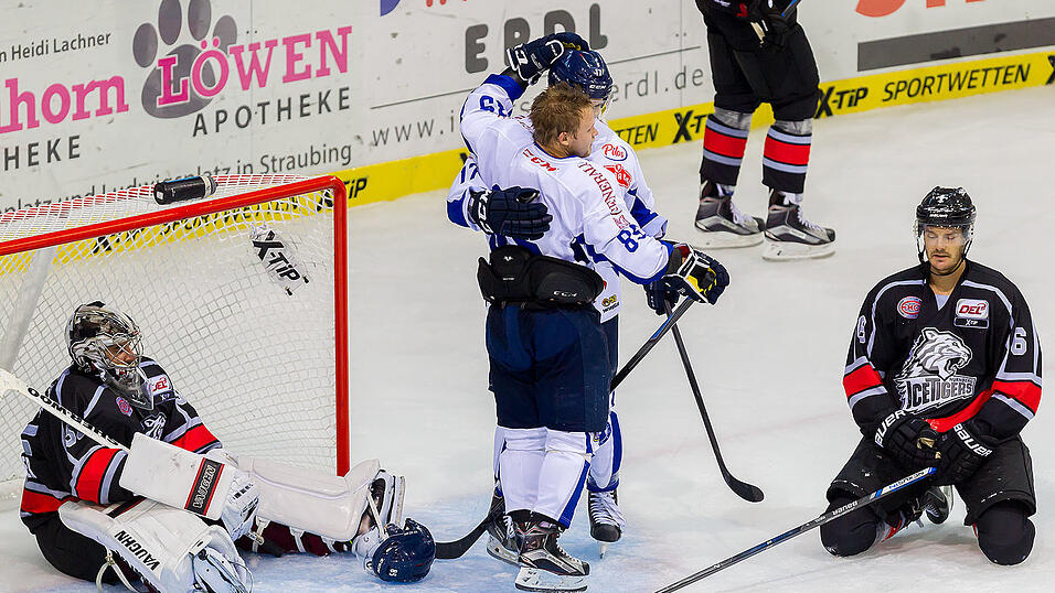 Nach dem knappen 5:4 Sieg gegen Nürnberg treffen die Kroaten im Finale am Sonntag auf die Augsburger Bezwinger der anderen Tigers. (Fotos: Harry Schindler) Nach dem knappen 5:4 Sieg gegen Nürnberg treffen die Kroaten im Finale am Sonntag auf die Augsburger Bezwinger der anderen Tigers. (Fotos: Harry Schindler)