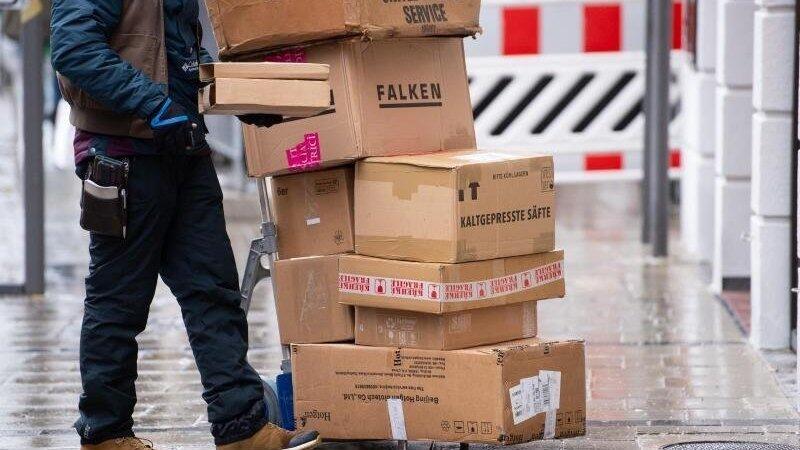 Die Menge der Sendungen sei im November und Dezember im Vergleich zum Vorjahreszeitraum um ein Prozent auf rund 440 Millionen gestiegen. (Symbolbild)