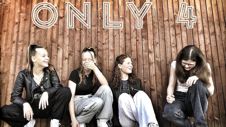Das offizielle Bandfoto von 'ONLY 4'. Das offizielle Bandfoto von 'ONLY 4'.