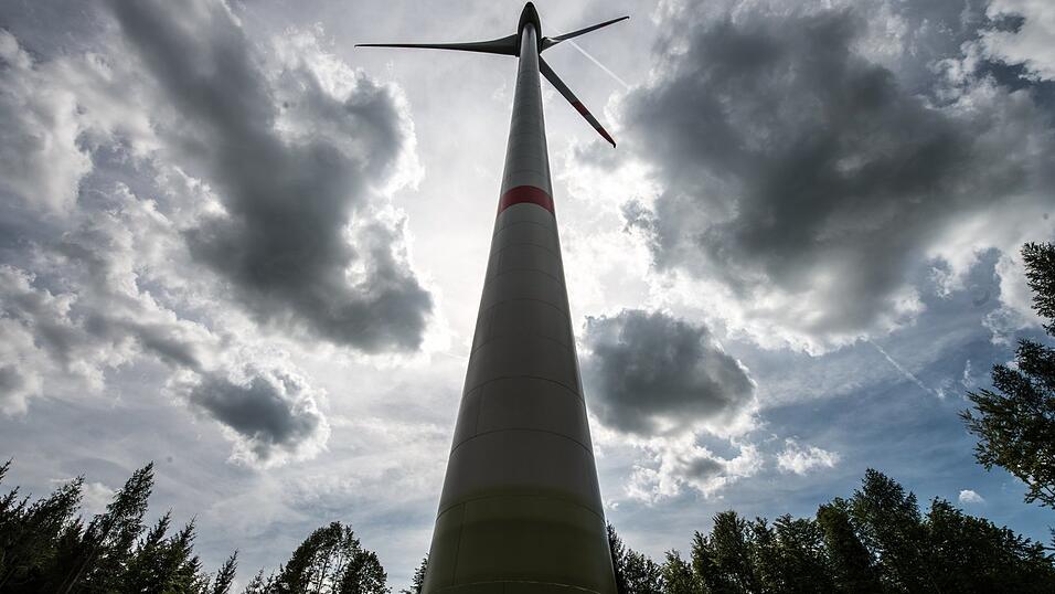 Die geplanten Windr&auml;der haben eine H&ouml;he von 266,5 Metern. (Symbolfoto)