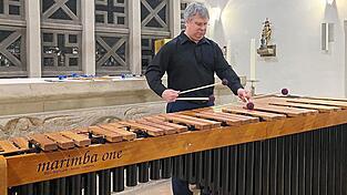 Klaus Rosner bot den Besuchern in der Kirche St. Josef am Marimbaphone einen stimmungsvollen Einstieg in das zweite Adventwochenende. Klaus Rosner bot den Besuchern in der Kirche St. Josef am Marimbaphone einen stimmungsvollen Einstieg in das zweite Adventwochenende.