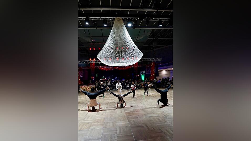 Mit dem SPD-Ball wurde am Samstag die Ballsaison in Straubing eröffnet. Mit dem SPD-Ball wurde am Samstag die Ballsaison in Straubing eröffnet.