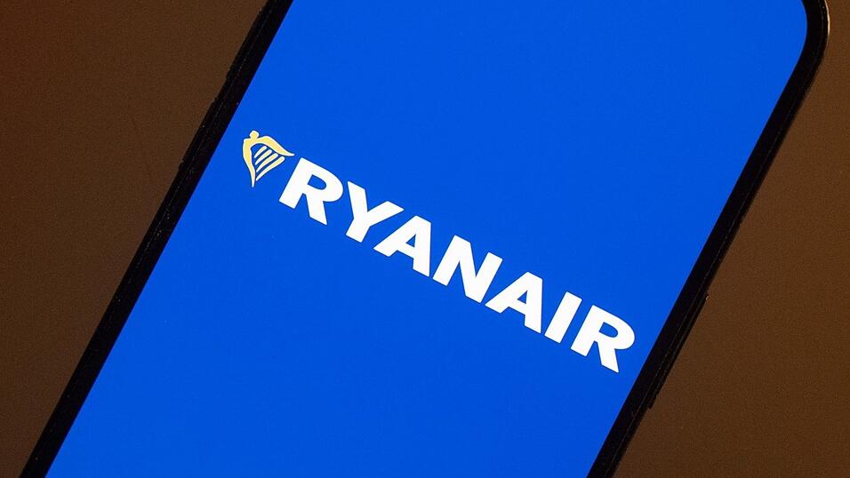Ryanair will Bordkarten (fast) nur noch über die App ausgeben. (Symbolbild) Ryanair will Bordkarten (fast) nur noch über die App ausgeben. (Symbolbild)