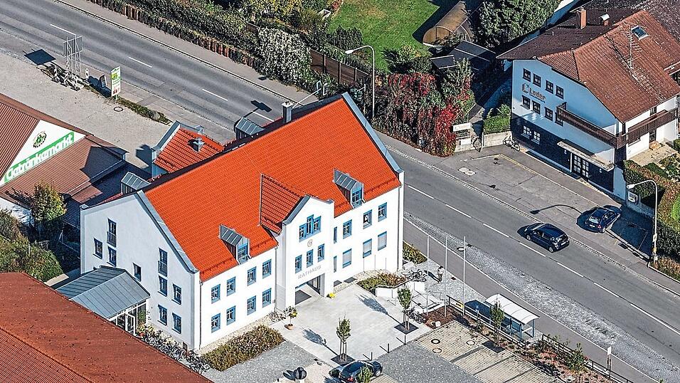 Seit 2012 sitzt Thomas Huber als B&uuml;rgermeister im Kumhausener Rathaus.