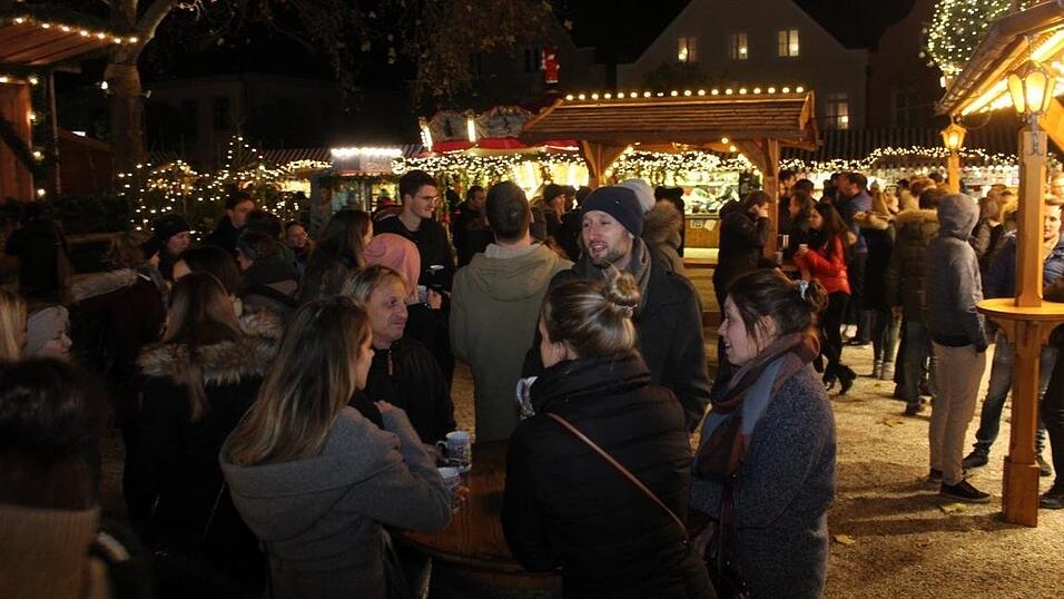 Es weihnachtet in Landshut. Am Donnerstag ist der Christkindlmarkt feierlich er&ouml;ffnet worden.