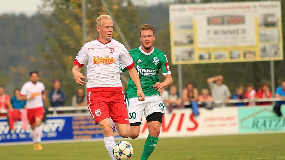 Der Jahn kommt bei Schalding-Heining nicht über ein 0:0 hinaus. Der Jahn kommt bei Schalding-Heining nicht über ein 0:0 hinaus.