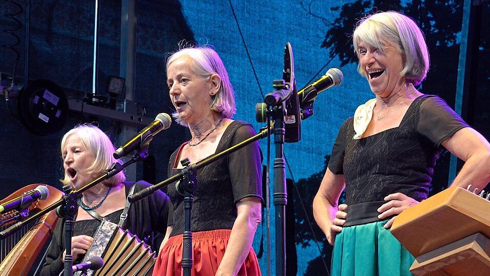 Die Wellk&uuml;ren Burgi, B&auml;rbi und Moni (v. l.) sind die selbst ernannten 'K&ouml;niginnen der Fr&ouml;hlichkeit'.