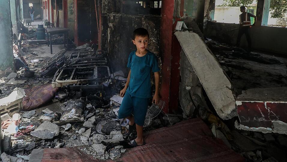 Das israelische Militär hat den Gazastreifen - hier ein Schule in Gaza-Stadt - in Schutt und Asche gelegt. Das israelische Militär hat den Gazastreifen - hier ein Schule in Gaza-Stadt - in Schutt und Asche gelegt.