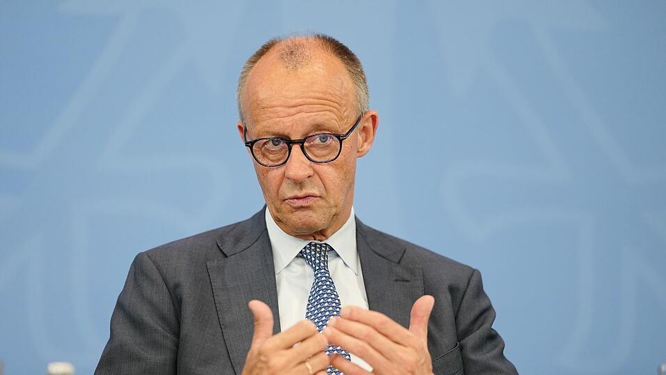 CDU-Chef Friedrich Merz hat sich im Wahlkampf f&uuml;r den Umbau des B&uuml;rgergelds eingesetzt. (Archivbild)