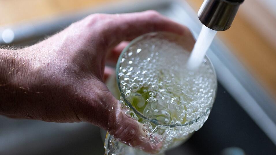 In zahlreichen Haushalten war die Trinkwasserversorgung wegen des Rohrbruchs vor&uuml;bergehend beeintr&auml;chtigt. (Symbolbild)
