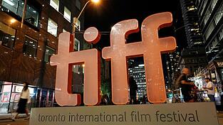 TIFF steht für Toronto International Film Festival - die Filmfestspiele in der kanadischen Metropole sind weniger elitär als etwa Cannes oder Venedig.