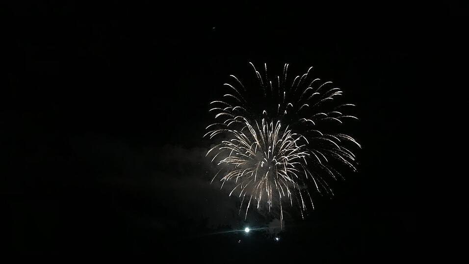 Das war das Abschlussfeuerwerk des Gäubodenvolksfestes 2019. Das war das Abschlussfeuerwerk des Gäubodenvolksfestes 2019.
