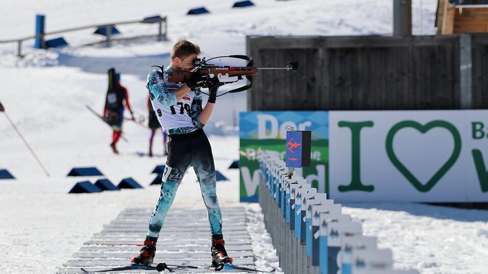 Neben seiner Ausbildung zum Koch dreht sich für Vincent Fuchs vieles um den Biathlon. Neben seiner Ausbildung zum Koch dreht sich für Vincent Fuchs vieles um den Biathlon.