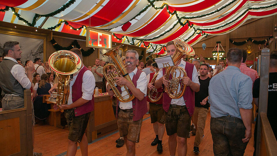 Die Partybilder vom Freitag, 12. August 2022, aus dem Festzelt Krönner.