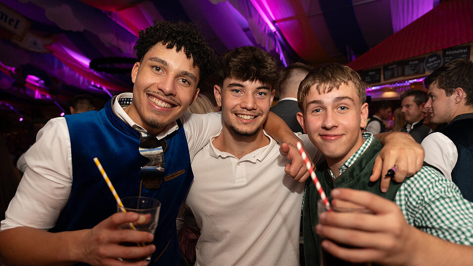 Die Partybilder vom Freitag, 11. August 2023, aus dem Festzelt Reisinger. Die Partybilder vom Freitag, 11. August 2023, aus dem Festzelt Reisinger.