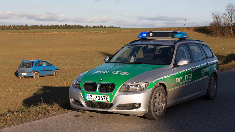 Bei einem schweren Verkehrsunfall am Freitagnachmittag kam ein 17-j&auml;hriger Kradfahrer ums Leben. (Foto: FD)