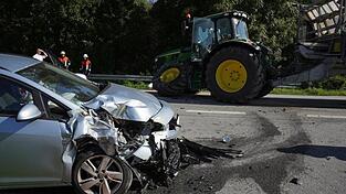 Auf der B8 bei Niedermünchsdorf hat sich am Samstagvormittag ein Verkehrsunfall ereignet. Auf der B8 bei Niedermünchsdorf hat sich am Samstagvormittag ein Verkehrsunfall ereignet.