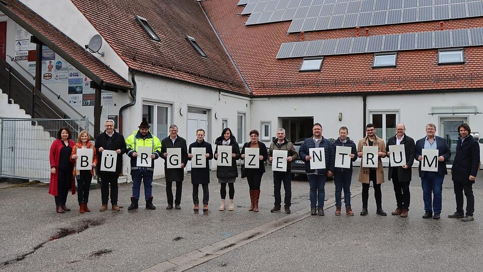 Eine klare Vision f&uuml;r die Zukunft hat die Kommune f&uuml;r das nun erworbene P&ouml;llingerareal im Zentrum von Pfeffenhausen.