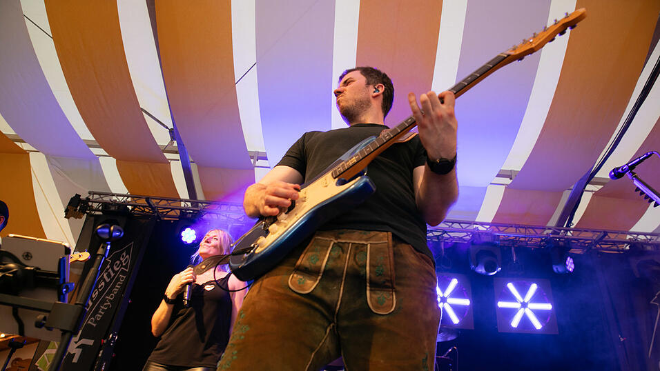 Die Partybilder vom Mittwoch, 13. August, aus dem Festzelt Nothaft. Die Partybilder vom Mittwoch, 13. August, aus dem Festzelt Nothaft.
