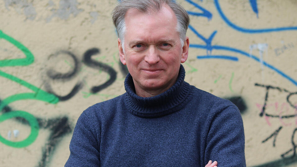 Seit mehr als 40 Jahren steht Christian Springer als Kabarettist auf den bayerischen B&uuml;hnen.