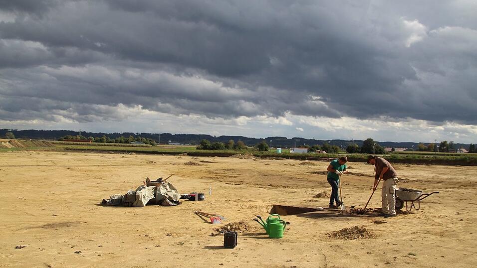 Impressionen der arch&auml;ologischen Ausgrabung in Essenbach 2019.