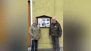 Jutta Vogl, Horstbetreuerin in Cham und Peter Zach, Gebietsbetreuer der Regentalaue, wissen bestens über die Vögel Bescheid. Jutta Vogl, Horstbetreuerin in Cham und Peter Zach, Gebietsbetreuer der Regentalaue, wissen bestens über die Vögel Bescheid.