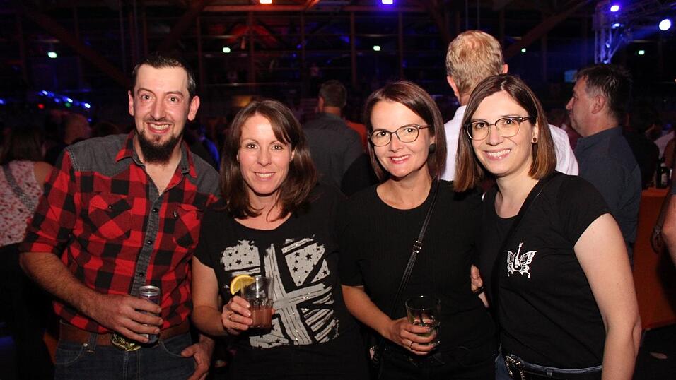 Auf der Eskara &Uuml;30-Party in Essenbach war wieder viel los.