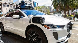 Waymo setzt aktuell umgebaute Elektroautos der britischen Marke Jaguar ein. (Archivbild)