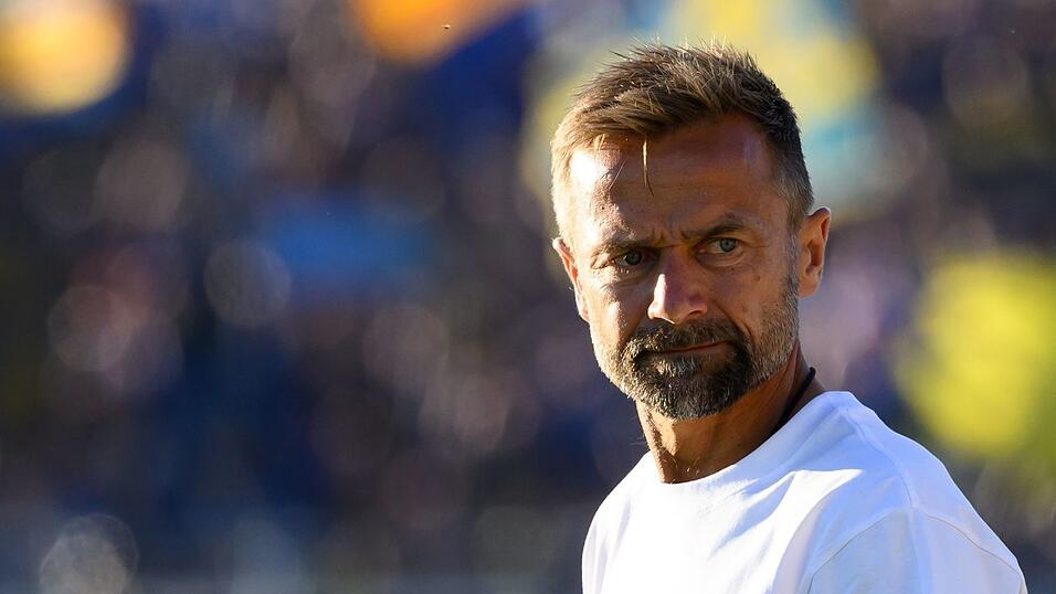 Trainer Michael Schiele von den Würzburger Kickers will in die 3. Liga aufsteigen. Trainer Michael Schiele von den Würzburger Kickers will in die 3. Liga aufsteigen.