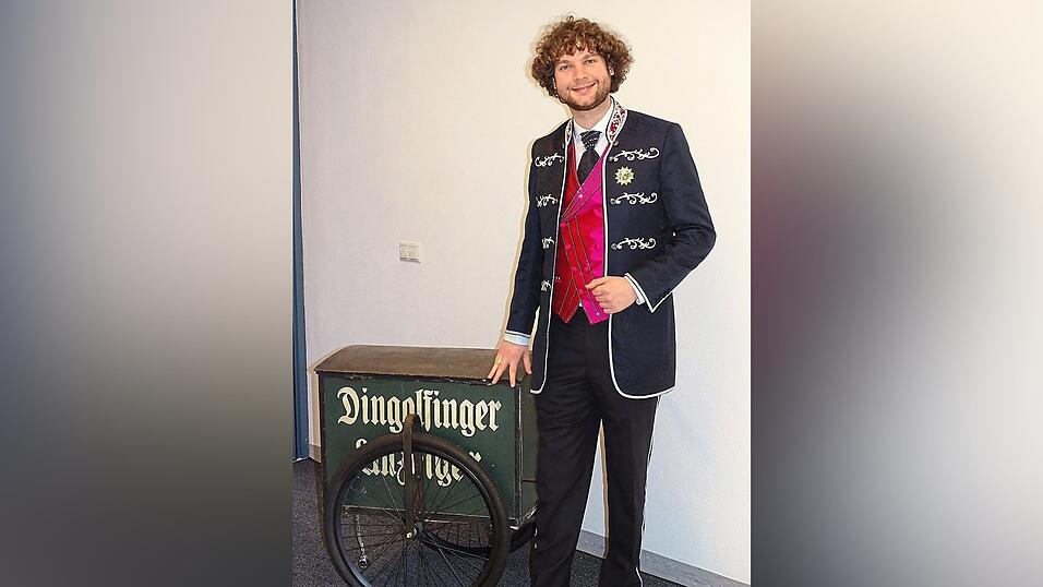 Der Münchner Faschingsprinz Berni I. bei seinem Besuch bei der Heimatzeitung. Der Münchner Faschingsprinz Berni I. bei seinem Besuch bei der Heimatzeitung.