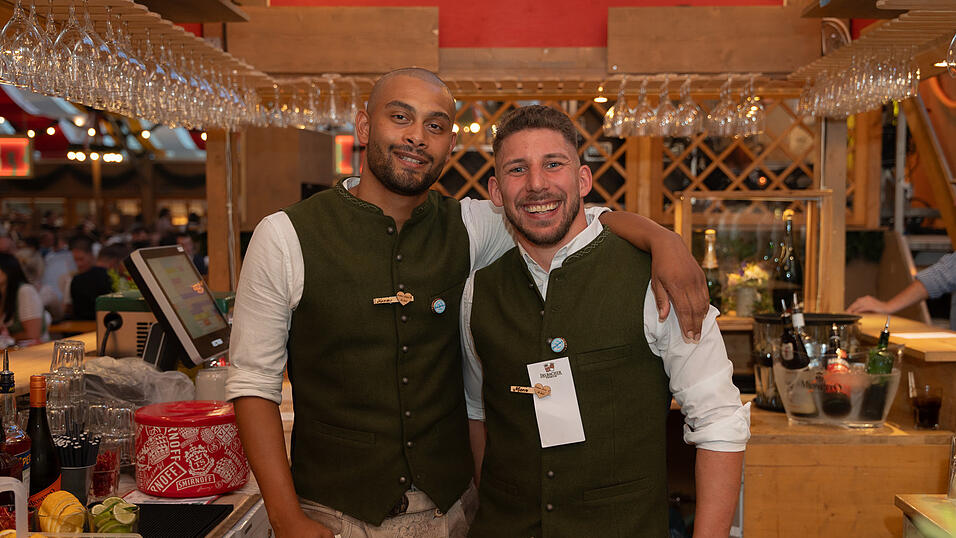 Die Partybilder vom Freitag, 11. August 2023, aus dem Festzelt Krönner. Die Partybilder vom Freitag, 11. August 2023, aus dem Festzelt Krönner.