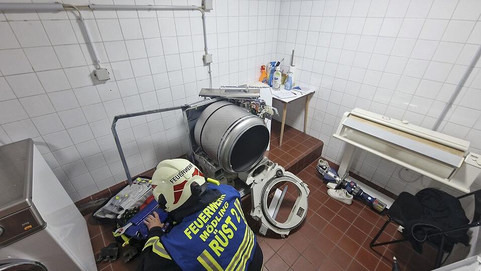 Warum das Kind in den Trockner stieg, ist nicht bekannt.