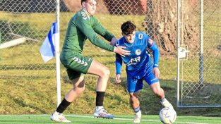 Jungspund Lucas Stachowski sammelt in seinem ersten Herrenjahr schon flei&szlig;ig Einsatzminuten in der Landesliga-Mannschaft.