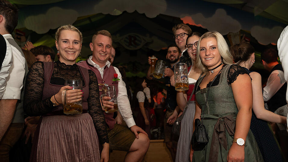 Die Partybilder vom Freitag, 11. August 2023, aus dem Festzelt Reisinger. Die Partybilder vom Freitag, 11. August 2023, aus dem Festzelt Reisinger.