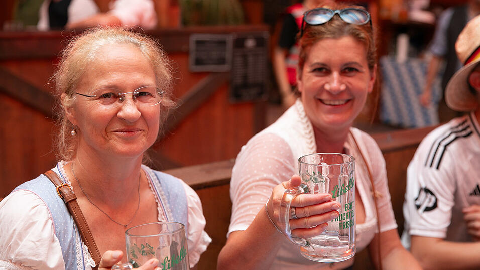 Die Partybilder vom Samstag, 9. August, aus dem Festzelt Wenisch. Die Partybilder vom Samstag, 9. August, aus dem Festzelt Wenisch.
