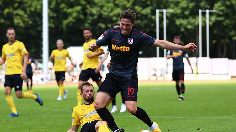 Der SSV Jahn Regensburg hat am Samstagnachmittag 4:0 gegen die SpVgg Bayreuth gewonnen.