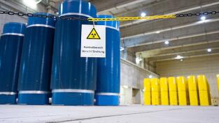 Das Zwischenlager Ahaus darf Atommüll aus einem Versuchsreaktor in Bayern aufnehmen. Die Stadt Ahaus hat jetzt den juristischen Widerstand dagegen aufgegeben. (Archivbild) Das Zwischenlager Ahaus darf Atommüll aus einem Versuchsreaktor in Bayern aufnehmen. Die Stadt Ahaus hat jetzt den juristischen Widerstand dagegen aufgegeben. (Archivbild)