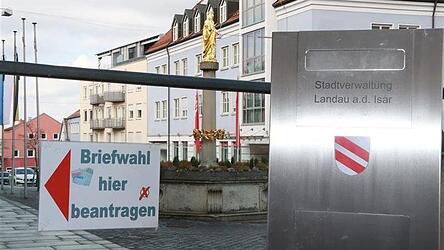 Online m&uuml;ssen die Unterlagen bis 15. M&auml;rz beantragt werden, schriftliche Antr&auml;ge m&uuml;ssen bis 20. M&auml;rz im Rathaus vorliegen.