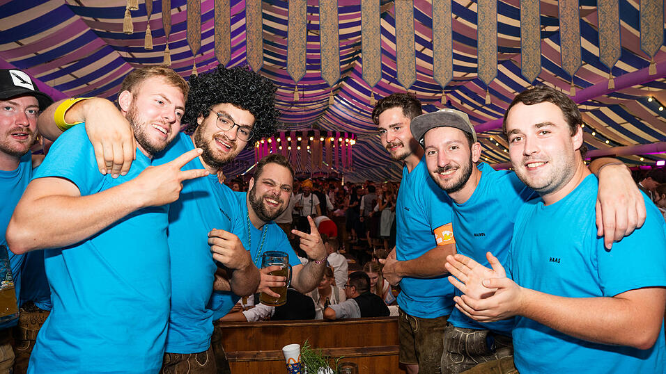 Die Partybilder vom Sonntag, 16. August, aus dem Festzelt Wenisch. Die Partybilder vom Sonntag, 16. August, aus dem Festzelt Wenisch.