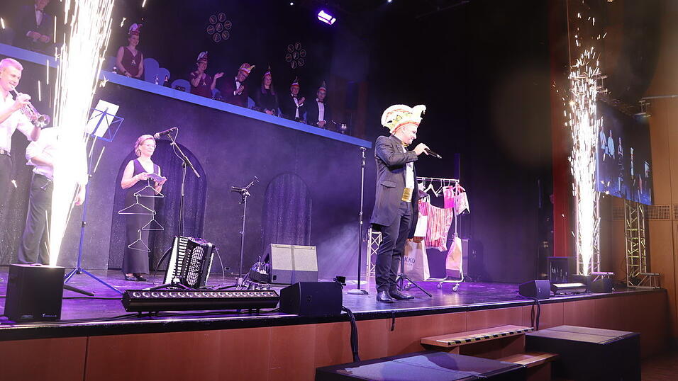 Die erste Narrhalla-Sitzung 2025 sorgte für Begeisterung. Die erste Narrhalla-Sitzung 2025 sorgte für Begeisterung.