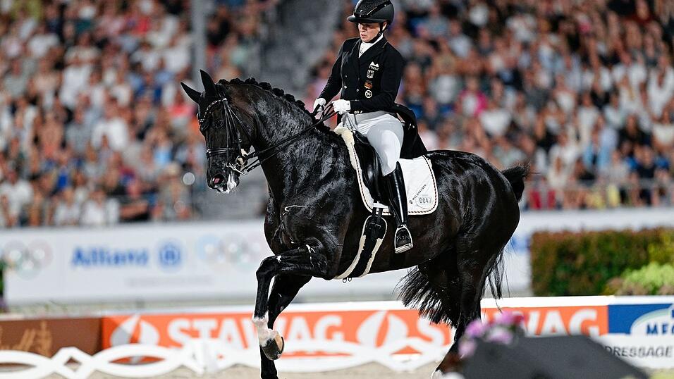 Isabell Werth verteidigt den Pferdesport gegen Kritiker. (Archivbild)