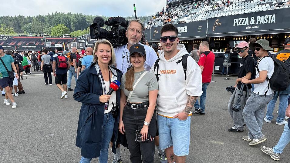 Sky Reporterin Sandra Baumgartner mit Kameramann, Jenny Stern und Tobias Fleischer.