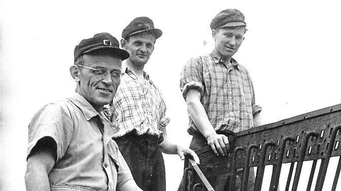 Pfarrer Anton B&ouml;hm im Blaumann.