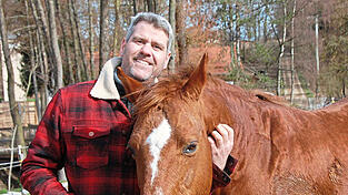 Quarter-Horse Fips hilft Bernd Hackl oft beim Training.