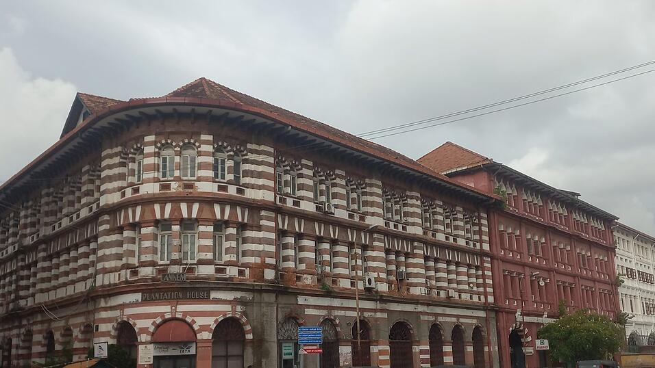Historische Tempel, moderne Bauten, viel Gewusel: Das ist Colombo, Sri Lankas Hauptstadt.