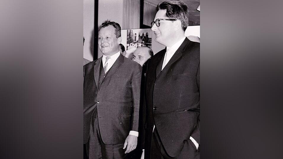 1962: Der spätere Bundeskanzler Willy Brandt (li.) und Jochen Vogel (re.), Oberbürgermeister von München. 1962: Der spätere Bundeskanzler Willy Brandt (li.) und Jochen Vogel (re.), Oberbürgermeister von München.