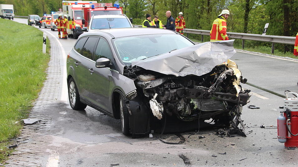 Vermutlich durch Graupelschauer kam es zum Unfall bei Mariaort Vermutlich durch Graupelschauer kam es zum Unfall bei Mariaort