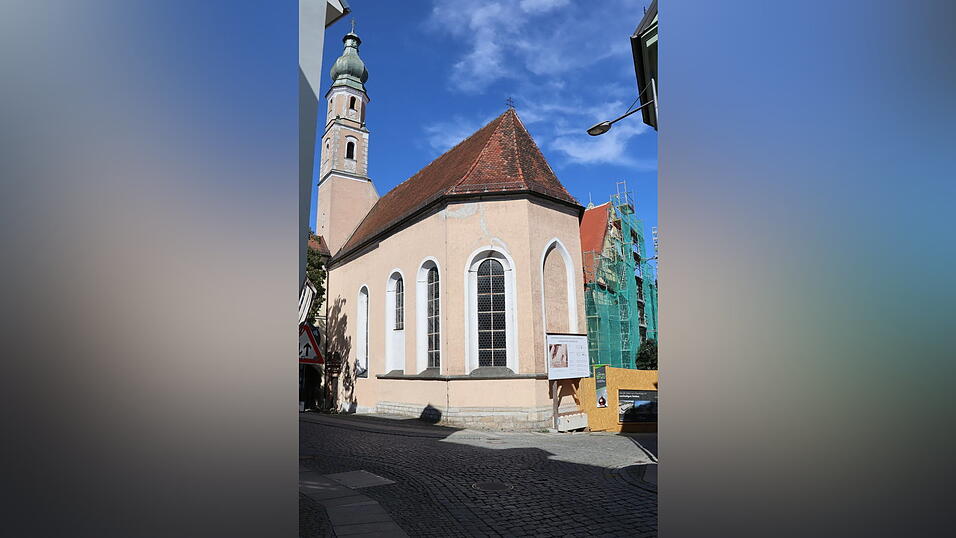 Die Spitalkirche ist stark beschädigt.